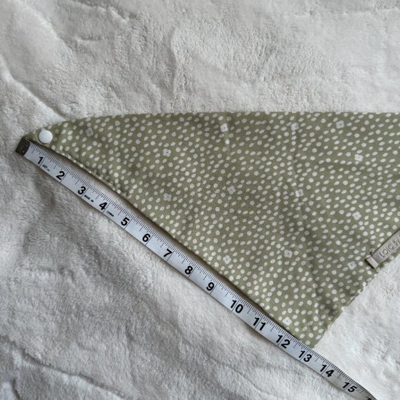 NWT Loic by Design Ditsy Daisy Floral Dog Bandana, Taupe + White, Size Medium - Picture 13 of 13